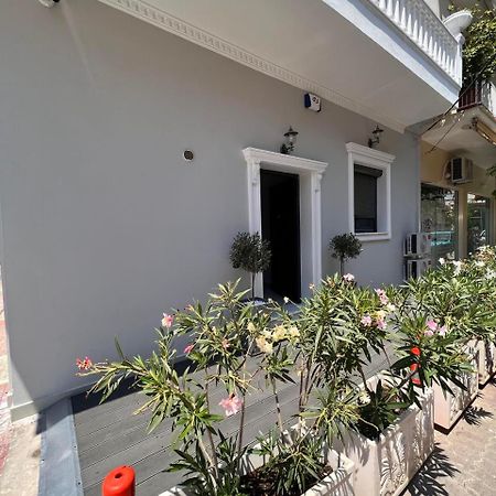 Kontis' Furnished Apartment Loutráki Dış mekan fotoğraf