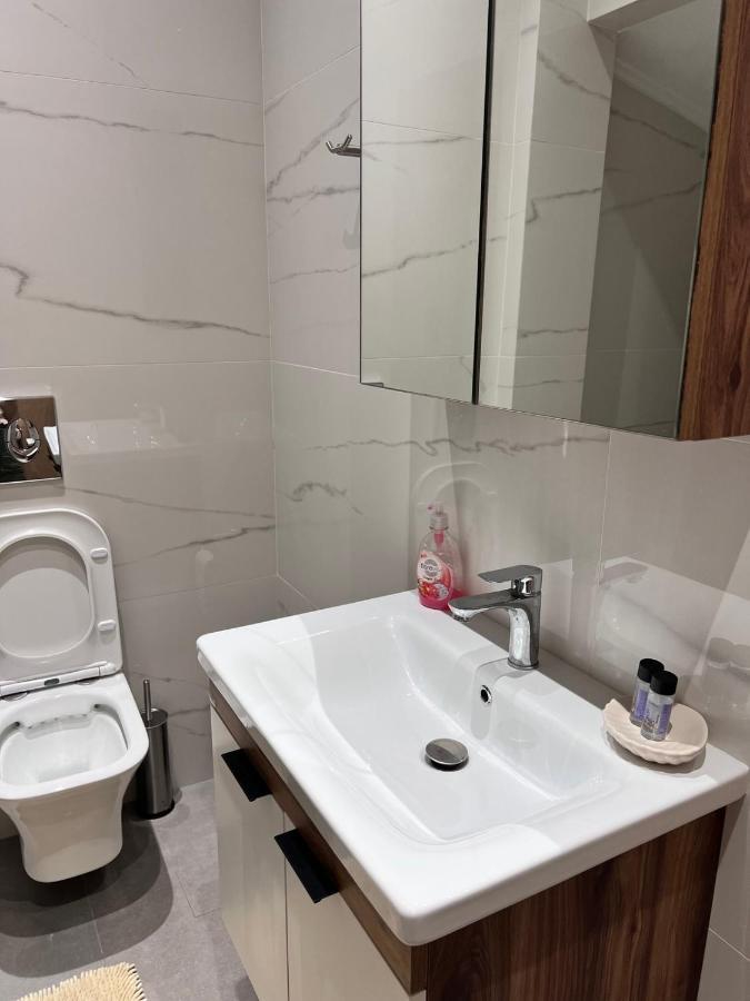 Kontis' Furnished Apartment Loutráki Dış mekan fotoğraf