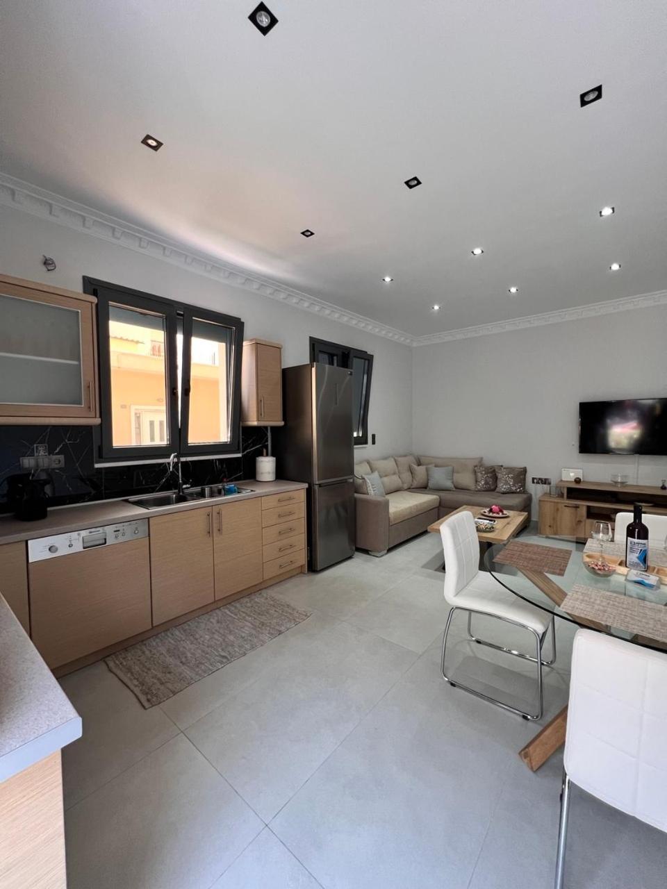 Kontis' Furnished Apartment Loutráki Dış mekan fotoğraf
